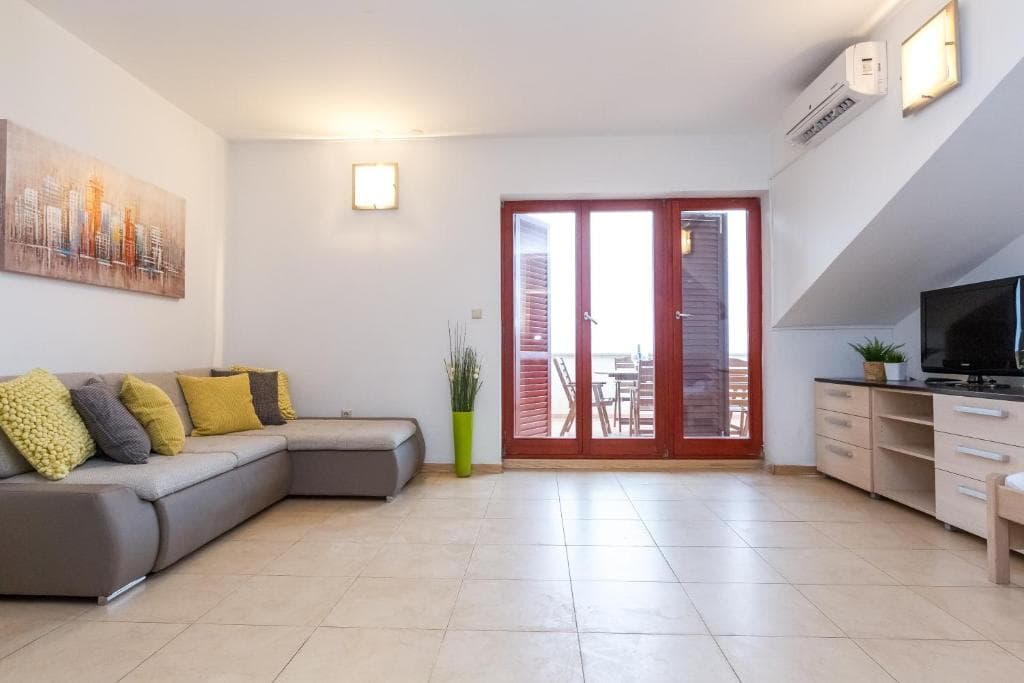 Maru 5 Appartement in Novalja